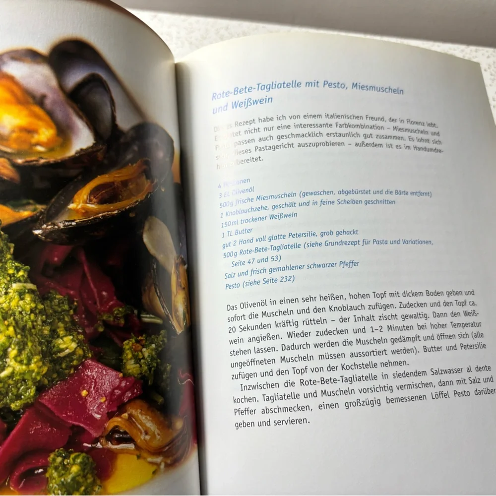 2x Jamie Oliver cookbooks in German - Picture 7 of 8